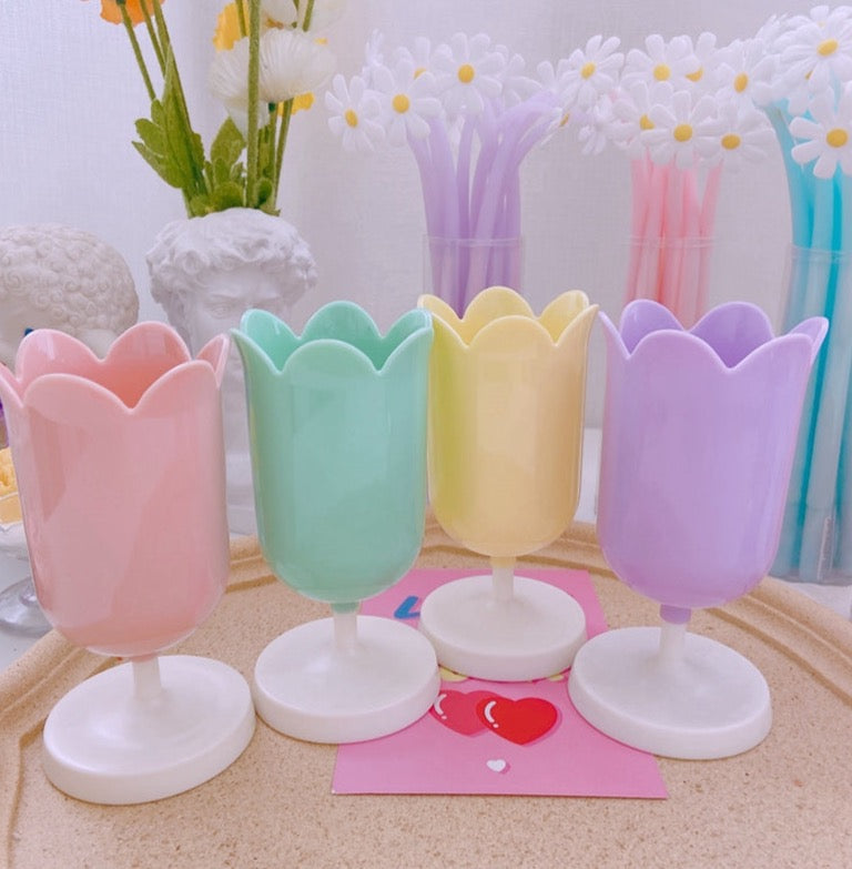 Tulip Beauty Holder